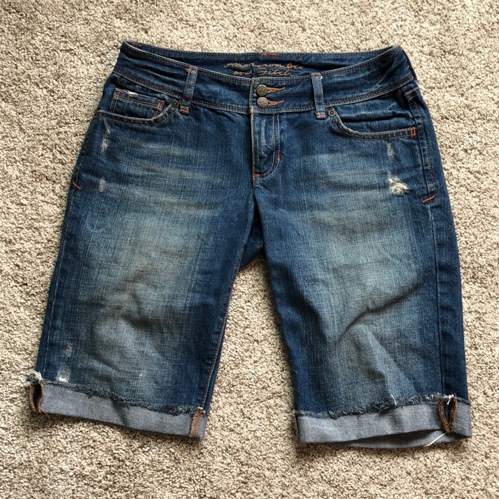 Abercrombie Bermuda shorts sz 2